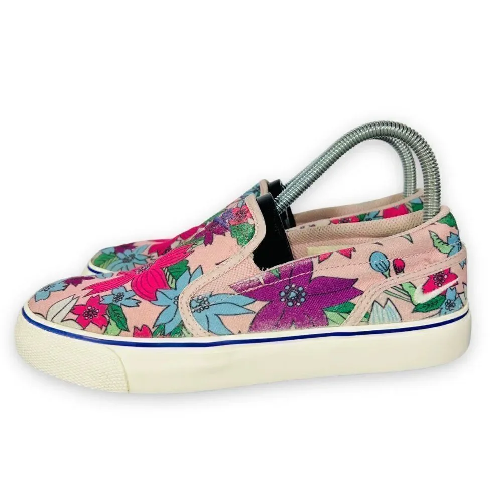 Nike Toki 